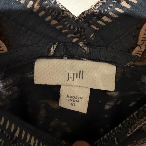 JJill V Neck Top - Picture 3 of 7